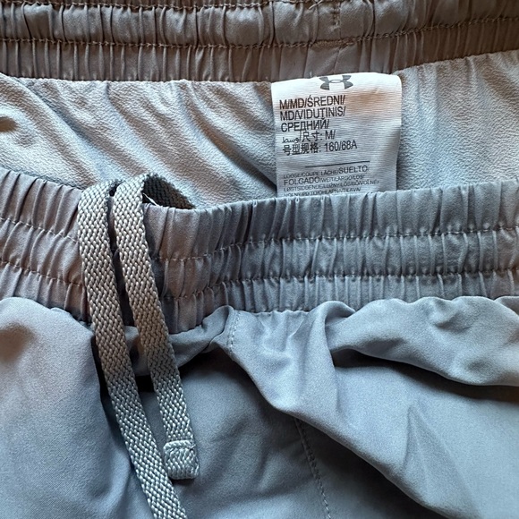 Under Armour Shorts with Pockets!! - Picture 4 of 4